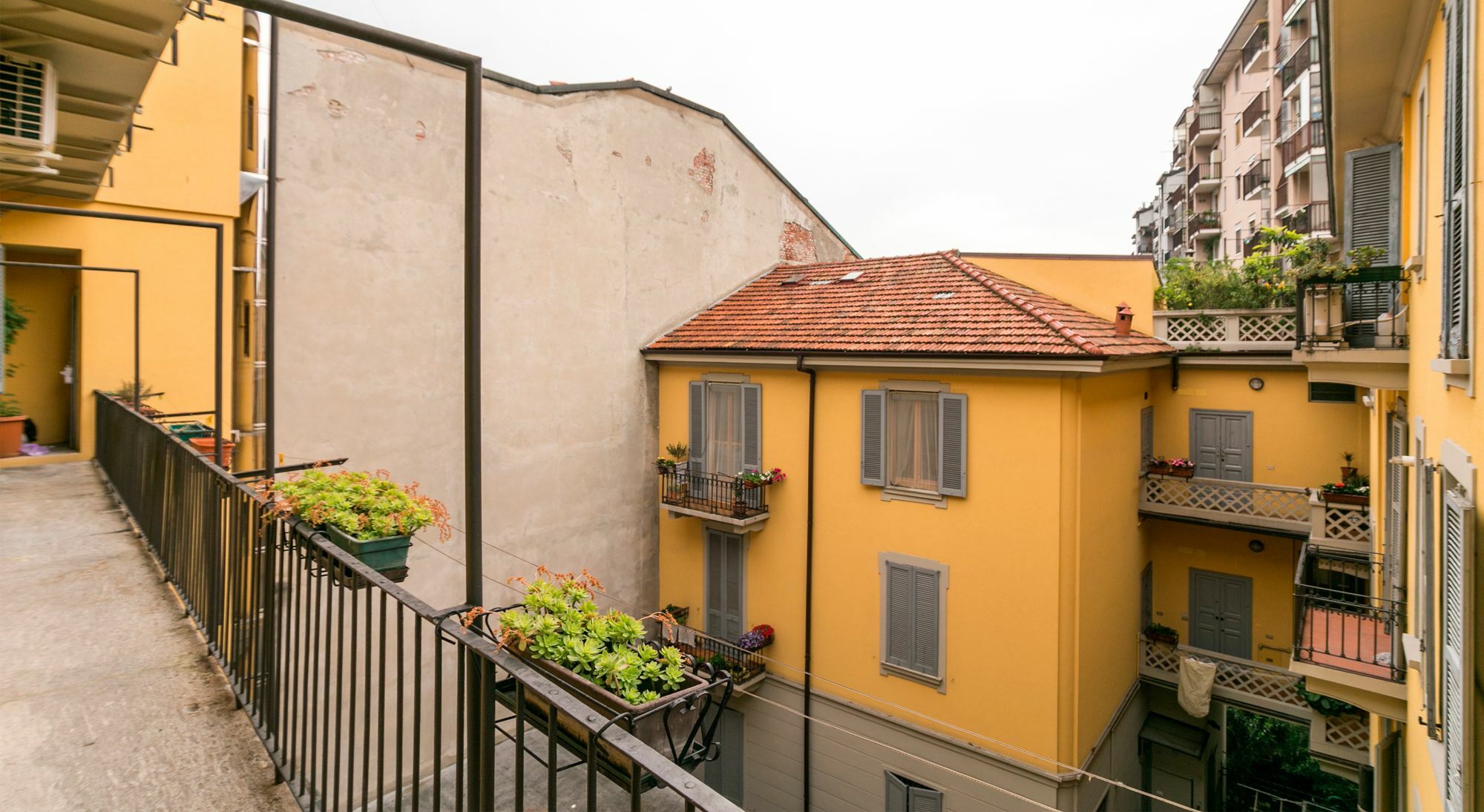Pit Stop Navigli 米兰 外观 照片